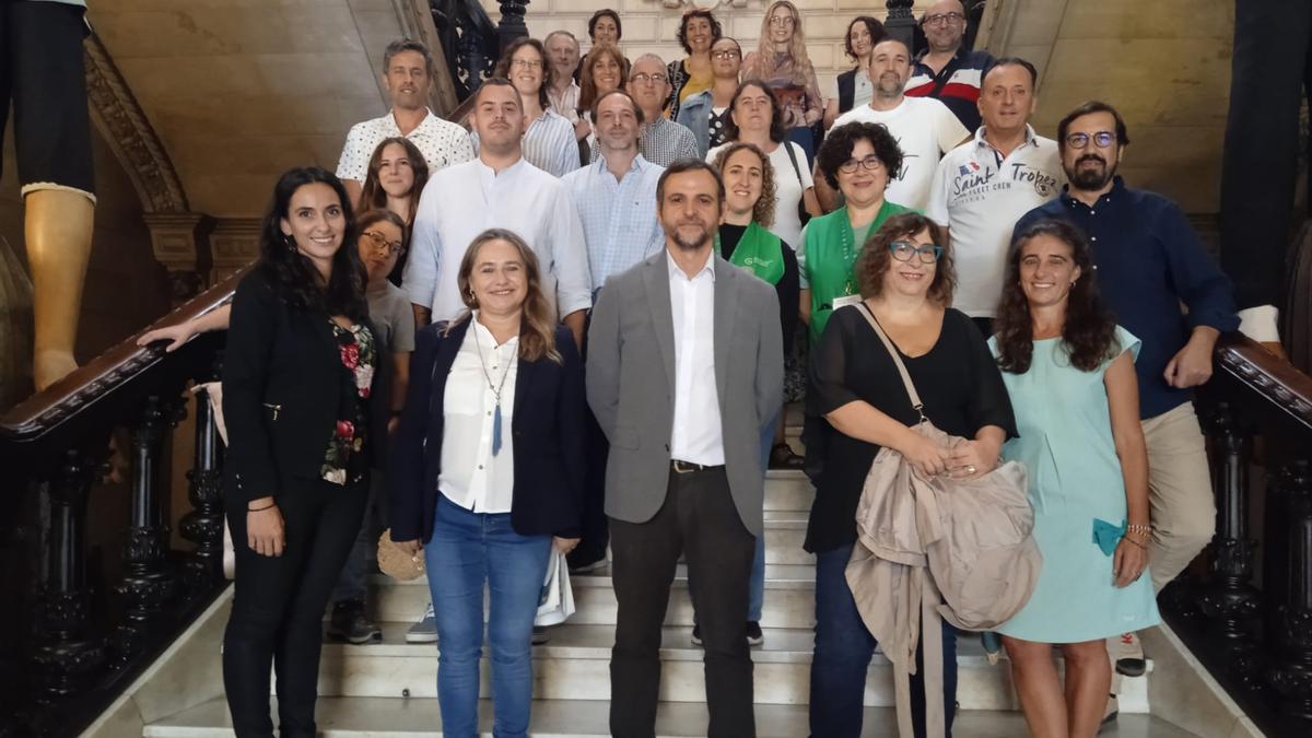 Responsables de centros educativos y entidades han asistido a la presentación del los  programas Patis Oberts y Palma Educa