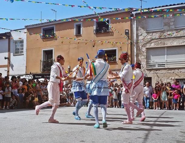 Los Danzantes de La Muela ‘Vestirán el Palo’ en la explanada de San Antonio el lunes 12 de junio a las 20.30 horas.