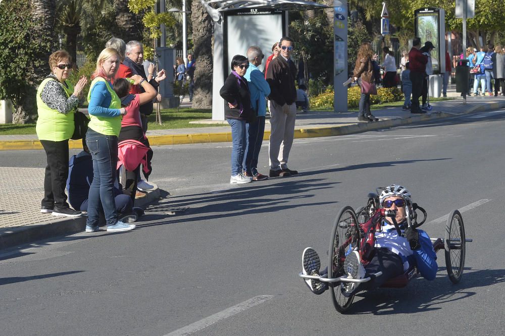 Hassane Ahouchar logra su cuarta victoria en el Medio Maratón de Elche