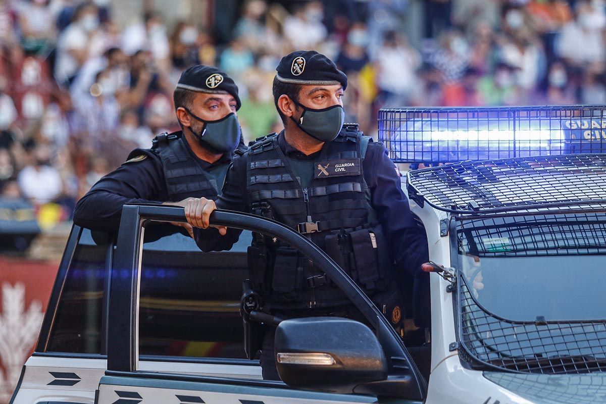 Exhibición de la Guardia Civil en la plaza de toros de Córdoba