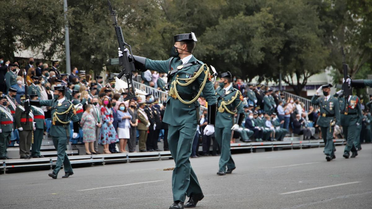 Parada militar y desfile de la Guardia Civil en Córdoba