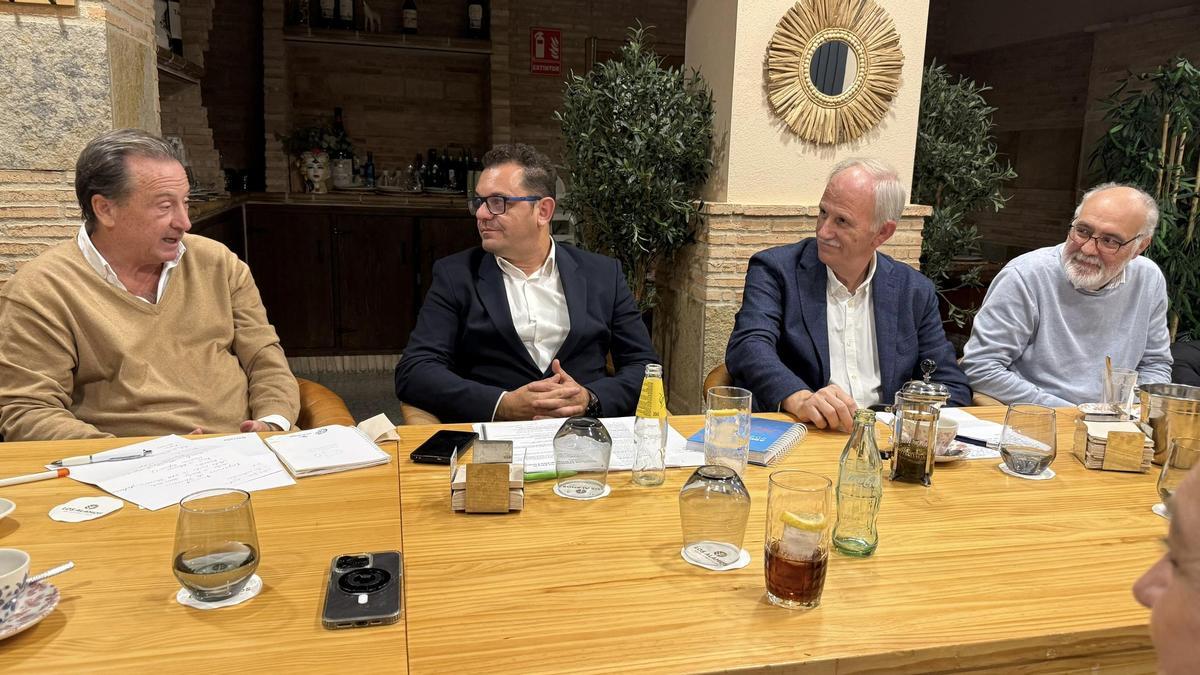 Miembros de la candidatura de Juntos x Extremadura - Levanta a las elecciones autonómicas.