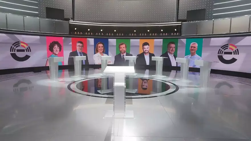 El PSOE rechaza en el debate a 7 facilitar una investidura de Feijóo si gana y el PP evita chocar con Vox