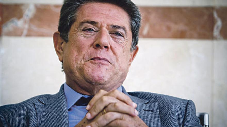 Federico Trillo, cabeza de lista del PP por la provincia de Alicante, durante la entrevista que concedió a este periódico con motivo de las elecciones generales del próximo domingo.