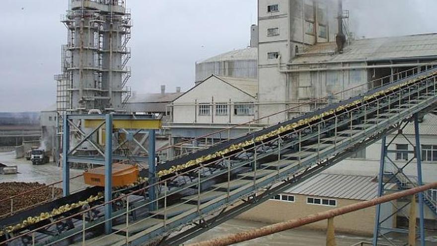 Las instalaciones de la fábrica azucarera de la localidad.