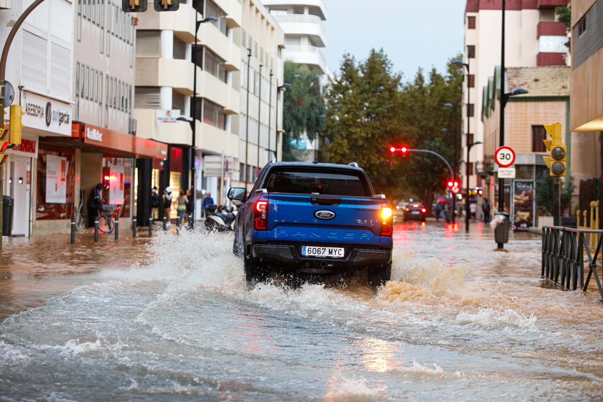 Las imágenes de la dana 'Alice' en la tarde del sábado en Ibiza