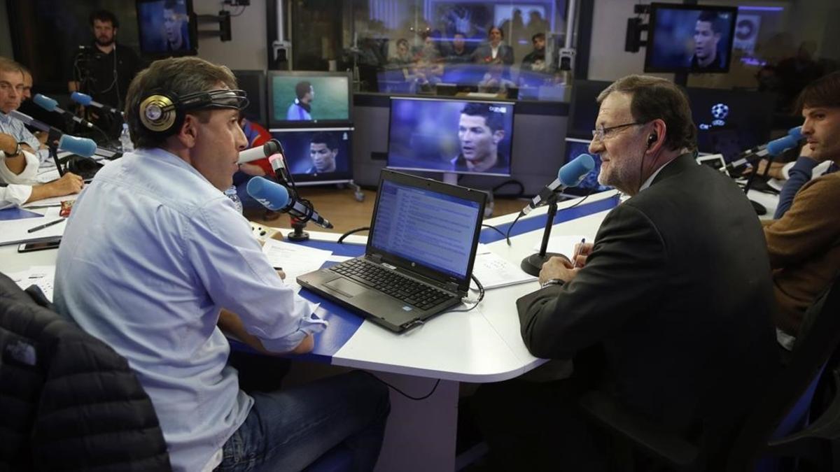 Paco González, director de Tiempo de Juego de la Cadena COPE, entrevista a Mariano Rajoy.