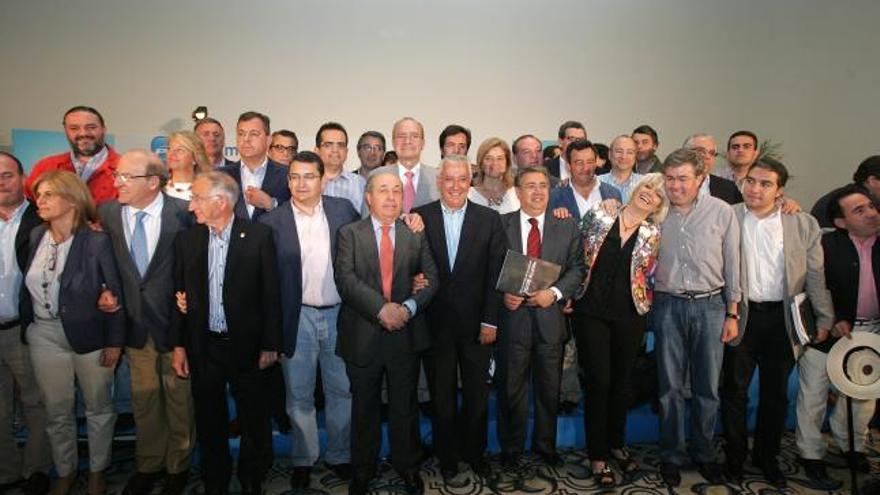 Los participantes del Comité Ejecutivo Regional del PP celebrado hoy en Sevilla.
