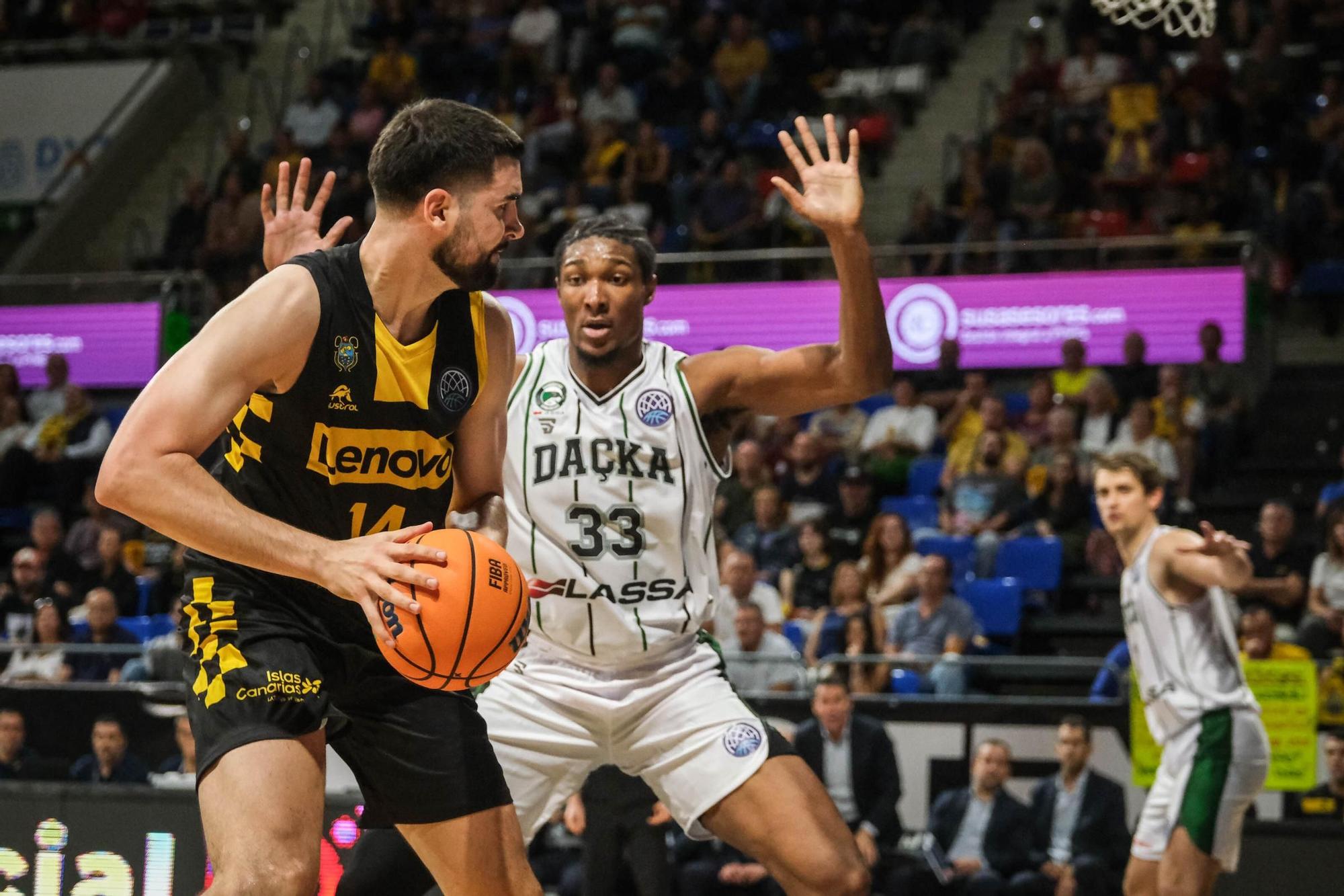 Partido Lenovo Tenerife - Darussafaka, en imágenes