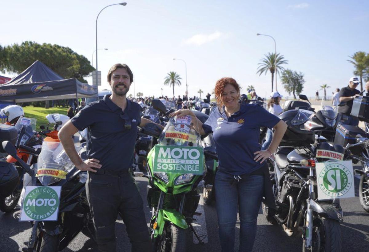 Am Start der Rundfahrt vor der Kathedrale von Palma.  | FOTO: PRIVAT