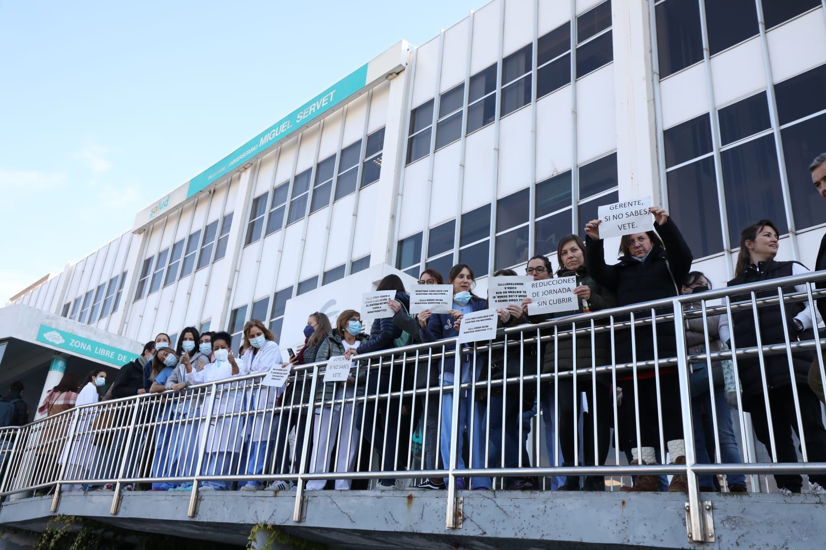 FOTOGALERÍA | Protesta enfermeros del Miguel Servet por la falta de profesionales