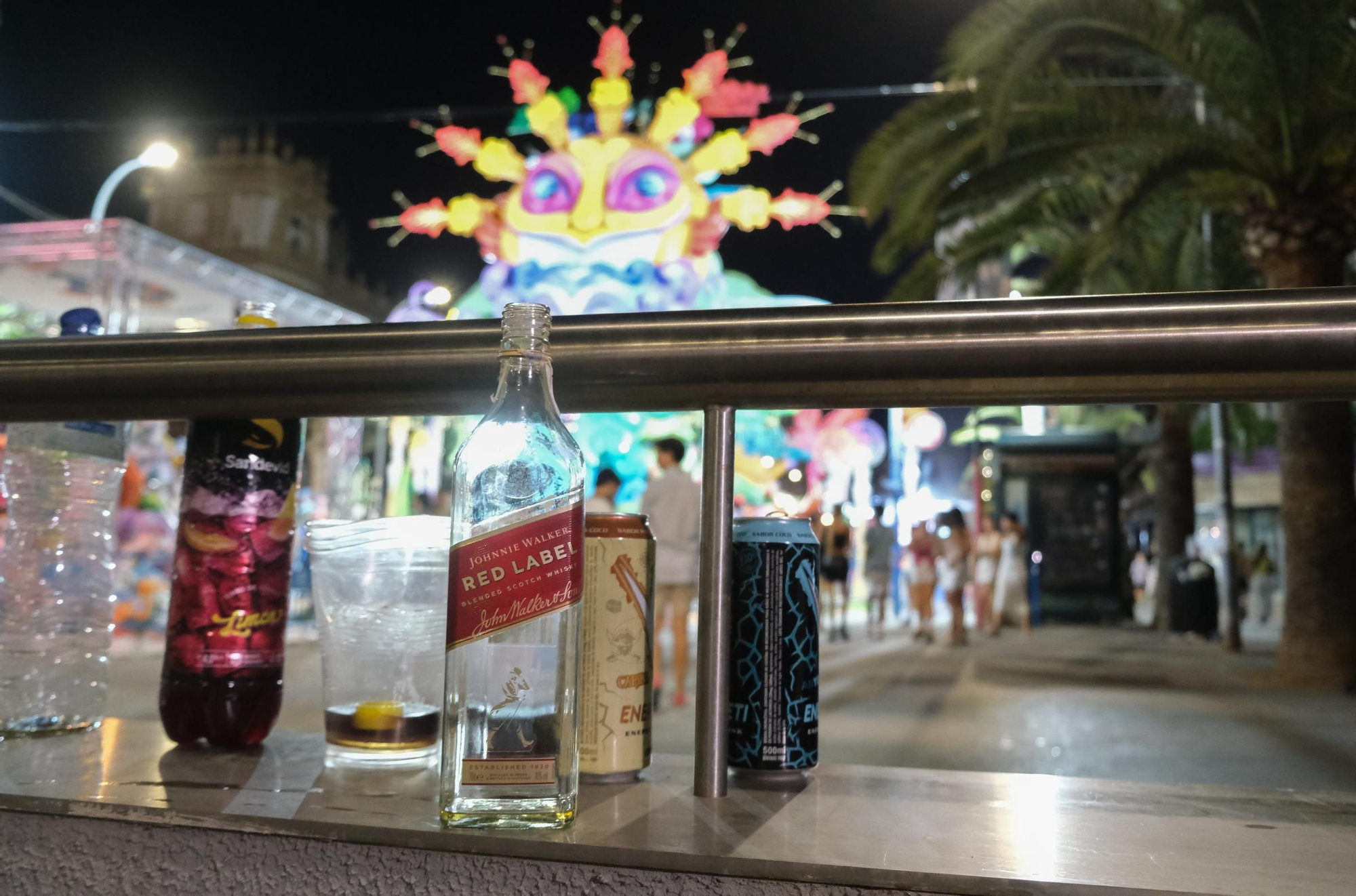 Galería de fotos: así es salir de fiestas en Hogueras de Alicante
