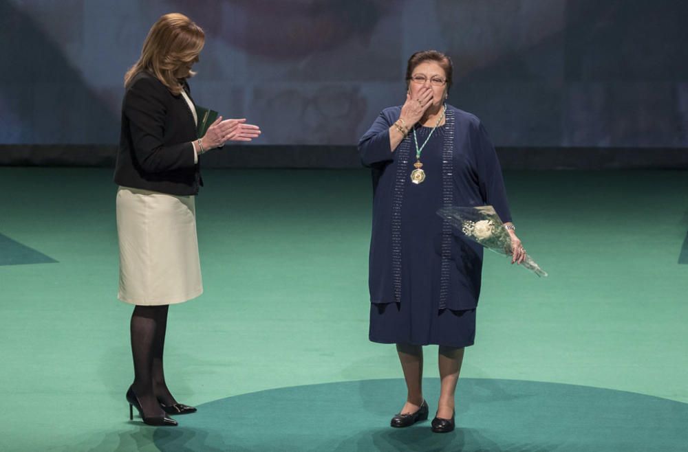 SUSANA DÍAZ ENTREGA LAS MEDALLAS DE ANDALUCÍA