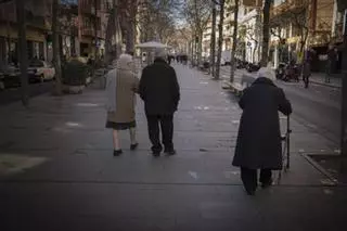 Barcelona amplía a toda la ciudad una 'app' contra la soledad de los mayores