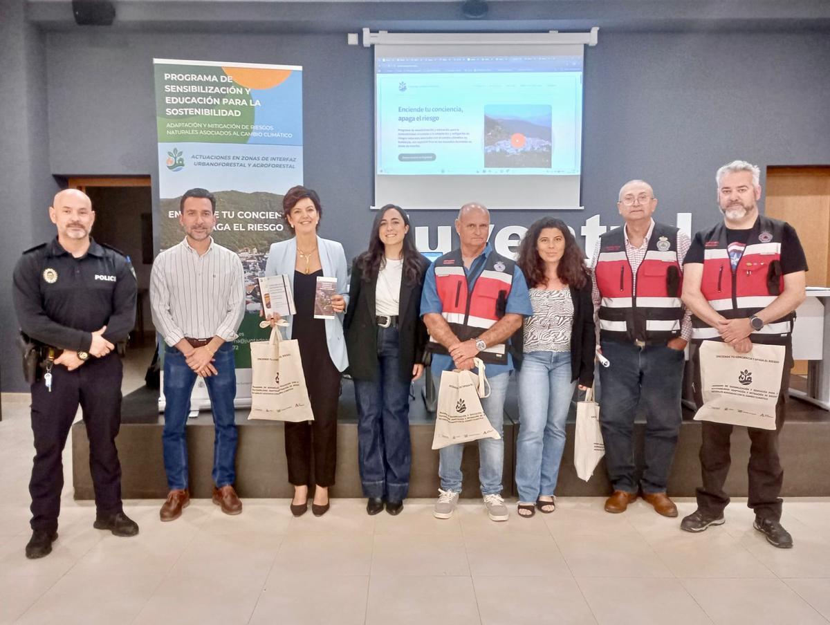 Foro celebrado en la Casa de la Juventud de Cabra.