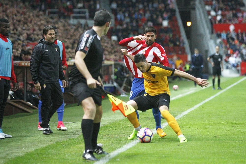 El partido entre el Sporting y el Málaga, en imágenes