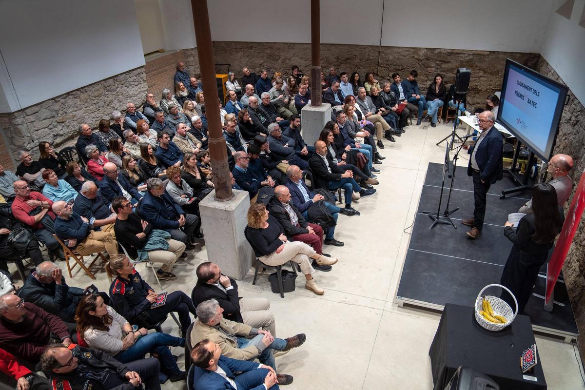 Intervenció final de Joan Maria Morros en una sala plena a vessar