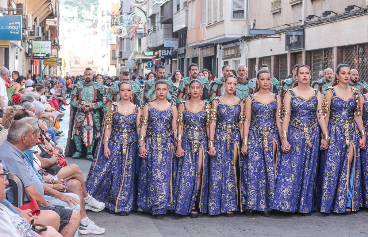 Así ha sido la procesión y traslado de San Antón a su ermita, último acto de las fiestas de Elda