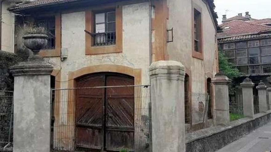 La casa anexa, en primer término, y la vivienda de Gracia Noriega, al fondo, ambas dentro de la misma finca de la calle Nueva.