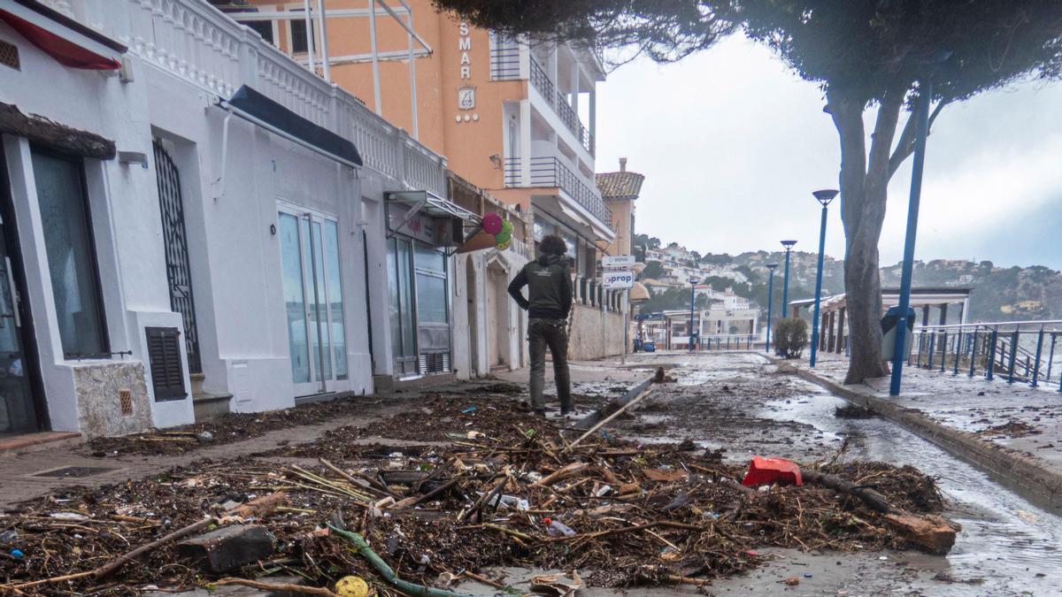 La borrasca Bella provoca grandes destrozos en el Port d'Andratx