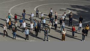 Foto de familia de los responsables de los 22 equipamientos culturales de Montjuïc que impulsan ’Viu Montjuïc’.