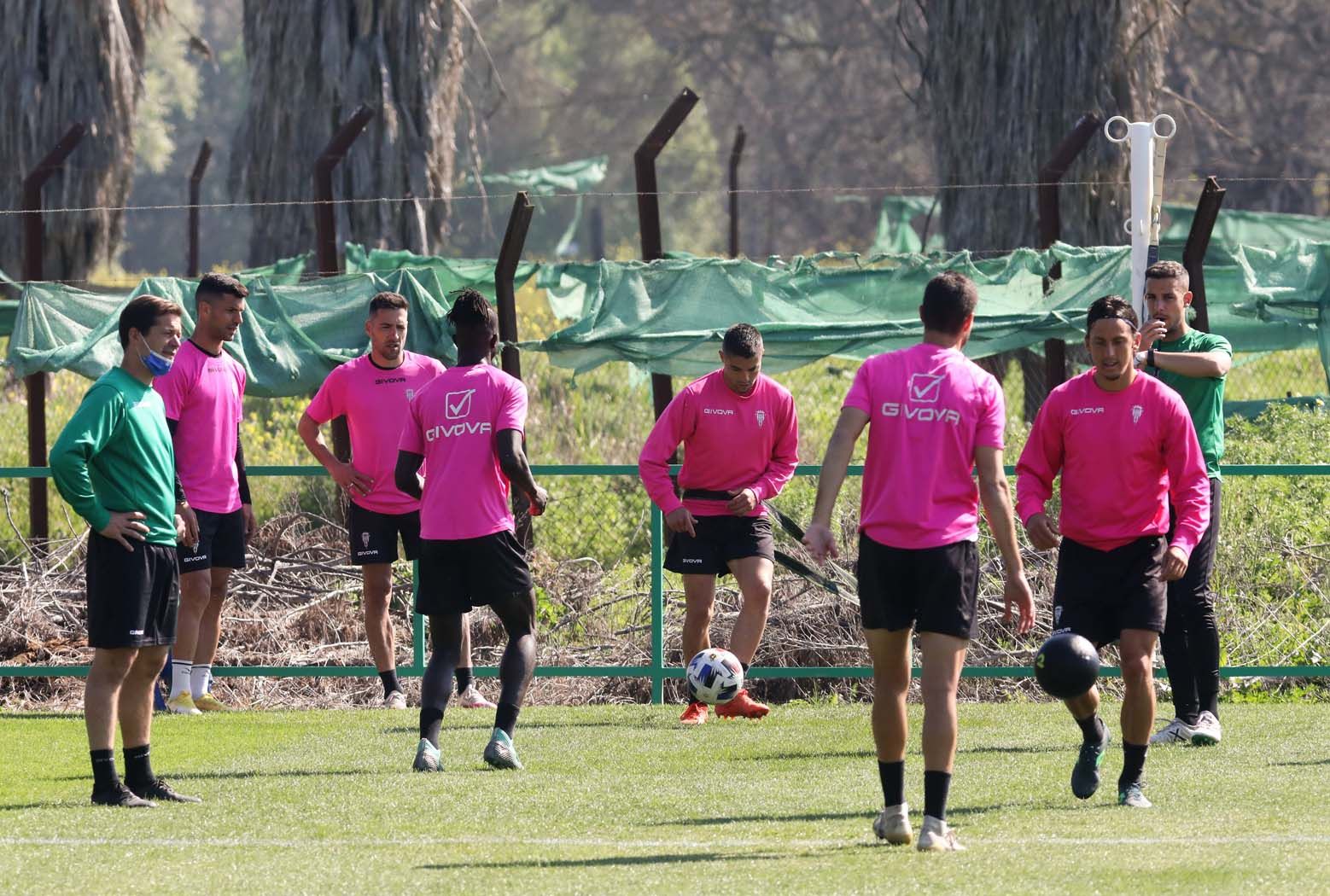 El Córdoba CF vuelve al trabajo con un Alfaro que pide "dinamismo"