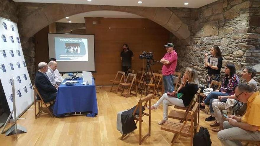 Rodeiro proyecta esta noche la película &quot;Palmeras en la nieve&quot; en la Praza do Parque