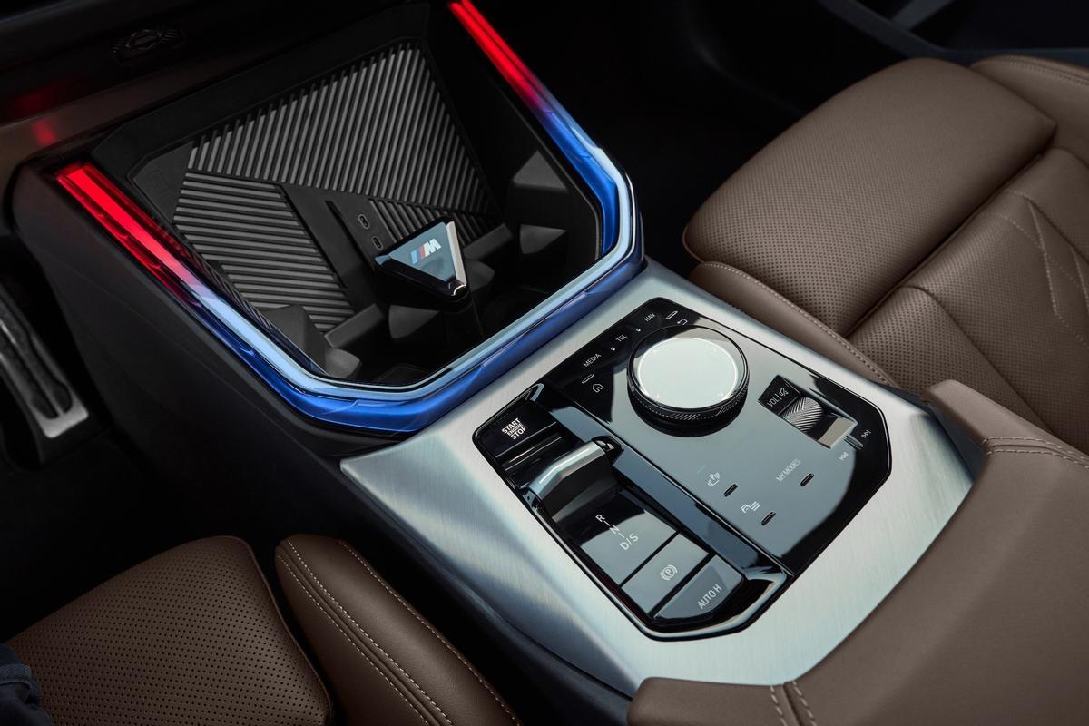 El BMW X3 está equipado con la BMW Digital Key Plus, permitiendo a los conductores utilizar su smartphone como llave del vehículo