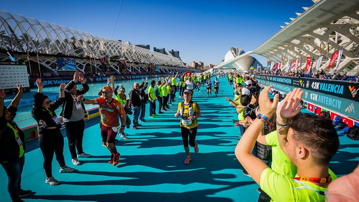 Maratón València y Medio Maratón buscan voluntarios - Superdeporte