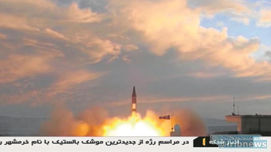 Irán desafía a EEUU al probar con éxito otro cohete de alcance medio