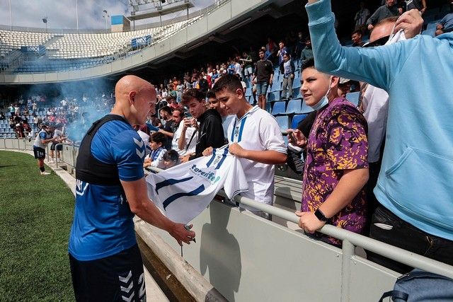 Entrenamiento del CD Tenerife a puerta abierta en el Heliodoro Rodríguez López