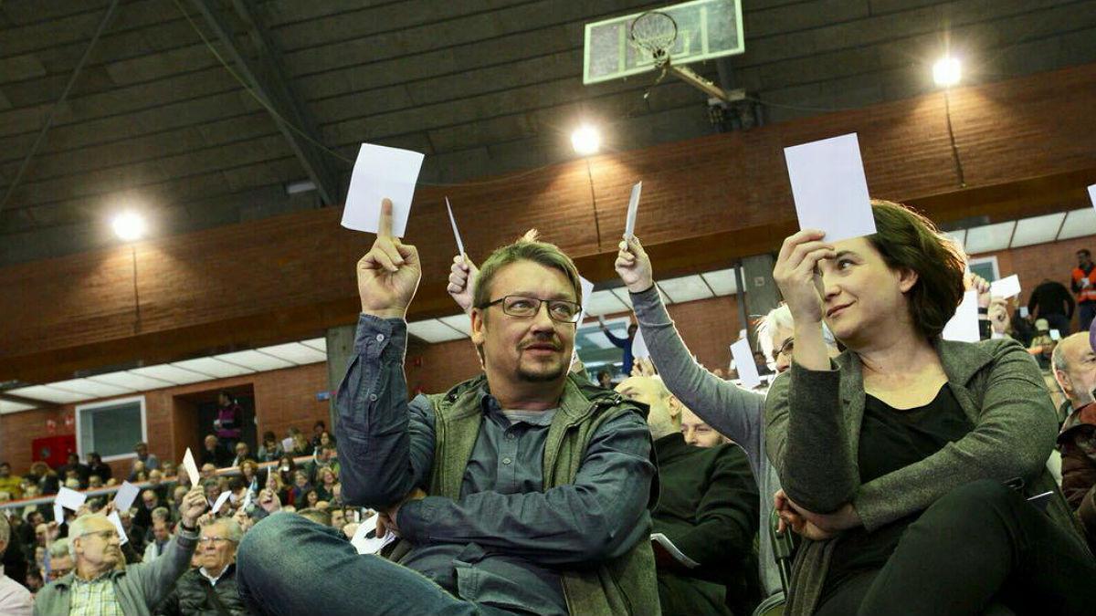 Xavier Domènech y Ada Colau, en la votación de la lista de Catalunya en Comú Podem.