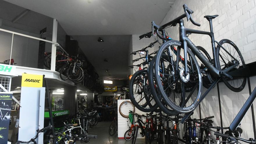 Descubre las causas de las bajas ventas de bicis en tiendas pequeñas de A Coruña