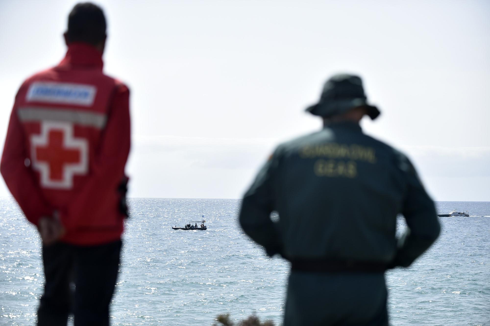 Continúa la búsqueda de los migrantes desaparecidos al naufragar su patera en Mazarrón