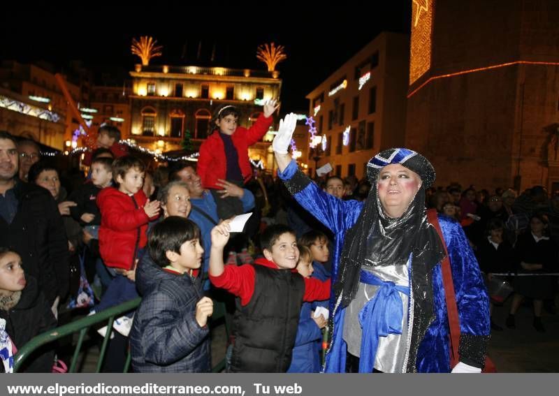 GALERIA DE IMÁGENES - Miles de niños disfrutan de la gran fiesta del Cartero Real