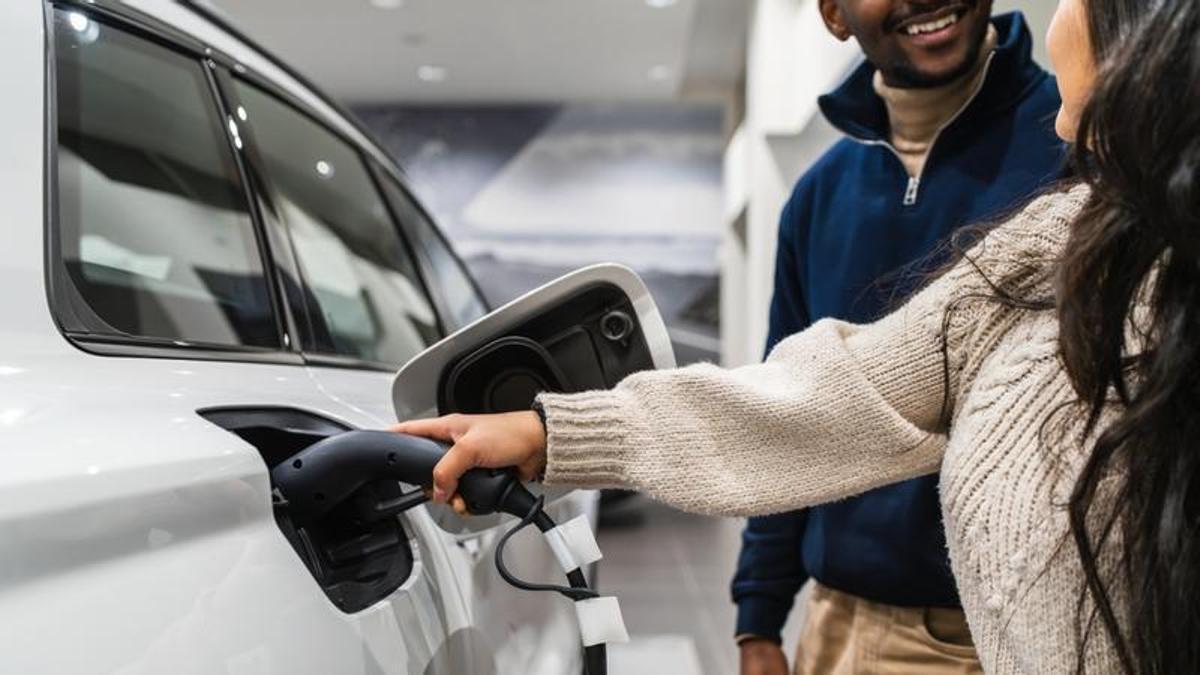 Uno de cada cinco vehículos vendidos en España en febrero fue electrificado
