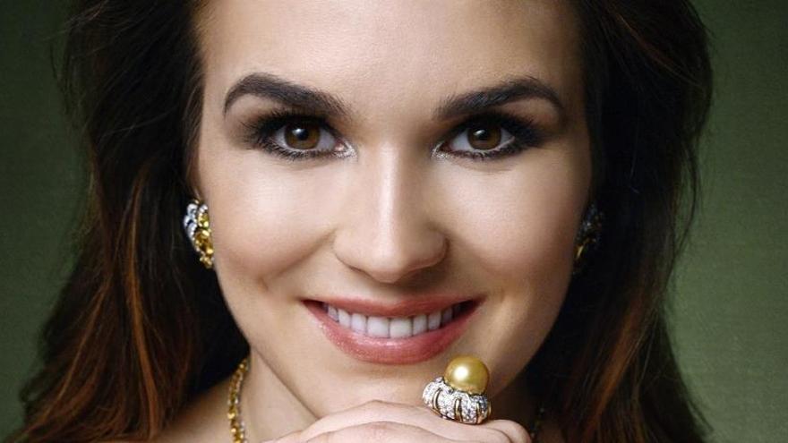 La soprano rusa Olga Peretyaktko-Mariotti debuta en el Palau de la Música