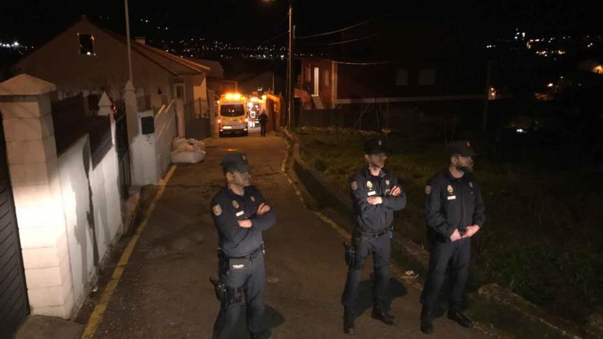 Una mujer y su exparejan mueren en una explosión intencionada en Chapela