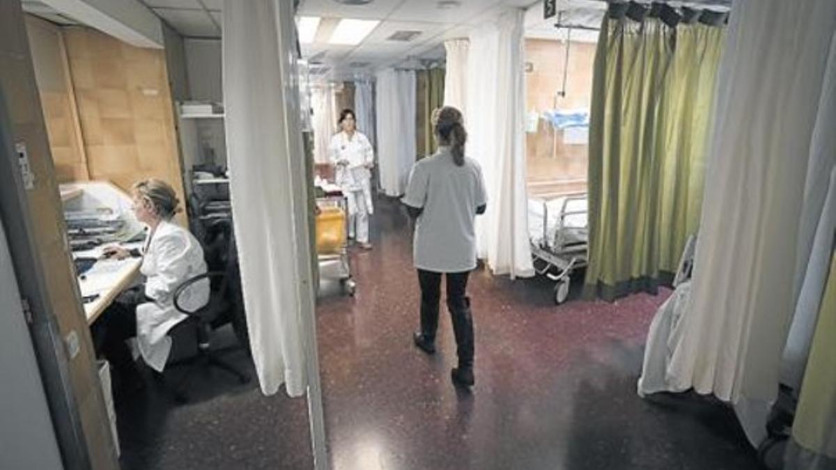 Hospital 8 Varias enfermeras, en el servicio de urgencias del Clínic de Barcelona.