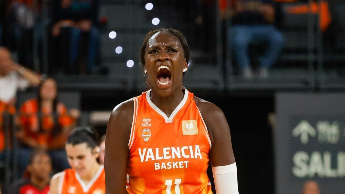 Así fue el último partido de Awa Fam con Valencia Basket en el Roig Arena