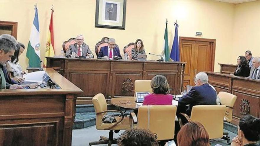 El Ayuntamiento de Lucena oferta cuatro plazas para policías locales