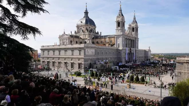 Madrid celebra las fiestas de la Almudena: la misa y la procesión dan paso a decenas de eventos en el día de la patrona