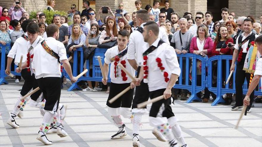 El dance local se representa en el edificio Pignatelli