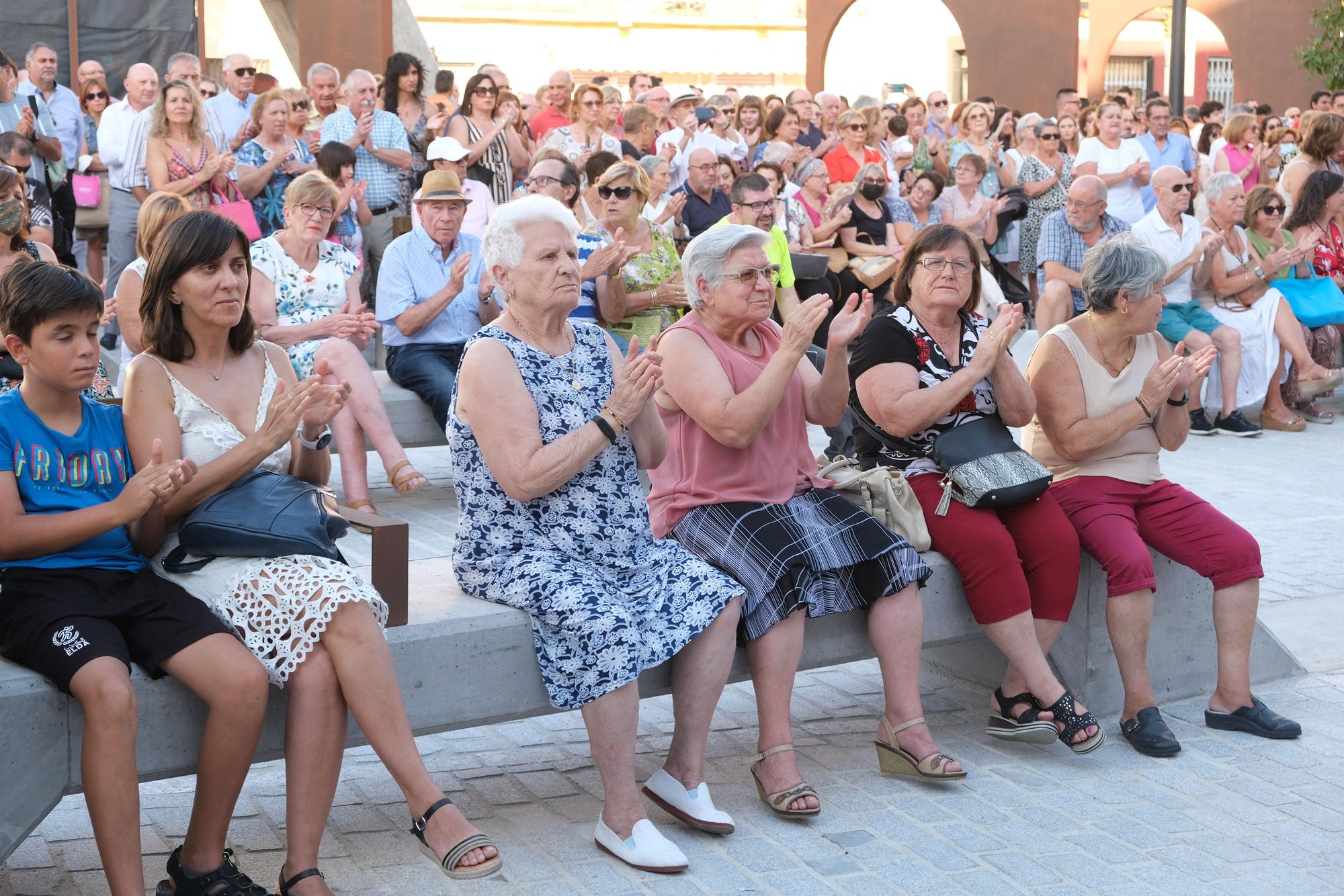 Así ha sido el acto de inaguración de la nueva Plaza de Arriba de Elda