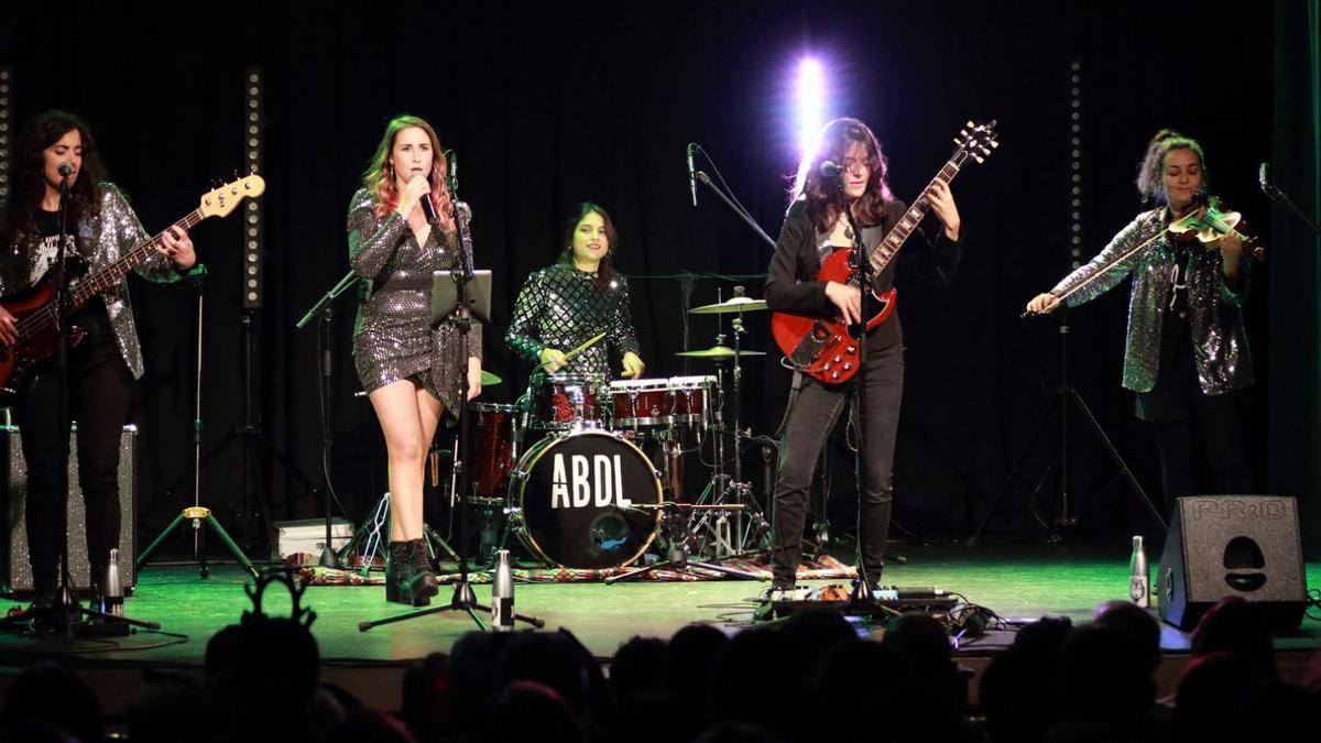 A Banda da Loba en concierto