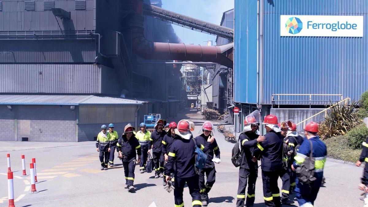 A planta galega de Ferrogloble, única produtora de silicio en España, está situada en Sabón (Arteixo).