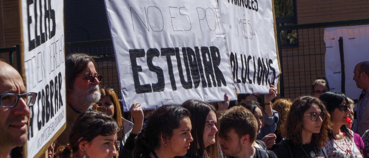 Continúan las movilizaciones  en apoyo a las limpiadoras de centros educativos