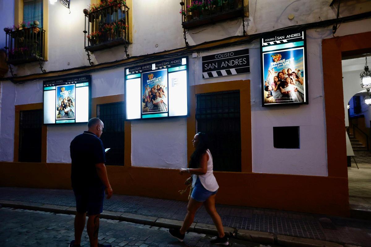 Fachada del cine de verano Coliseo San Andrés.