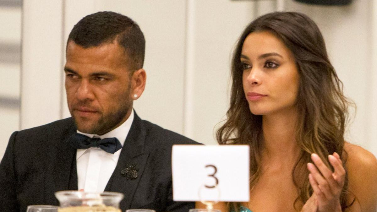 Dani Alves y Joana Sanz