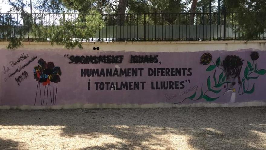 Vandalismo en un mural por el Día de la Dona en Monóvar